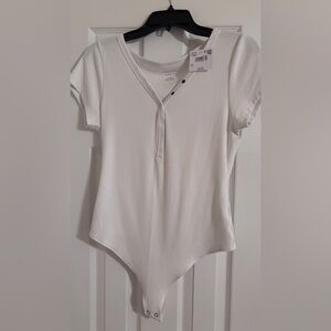 AE Henley T-Shirt Bodysuit - Large